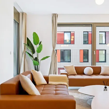 Modern 2-bed With Balcony In Serene *