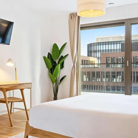 Apartment Modern 2-bed With Balcony In Serene